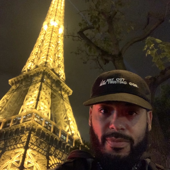 Meet your Posher, Julian - Picture 1 of 1